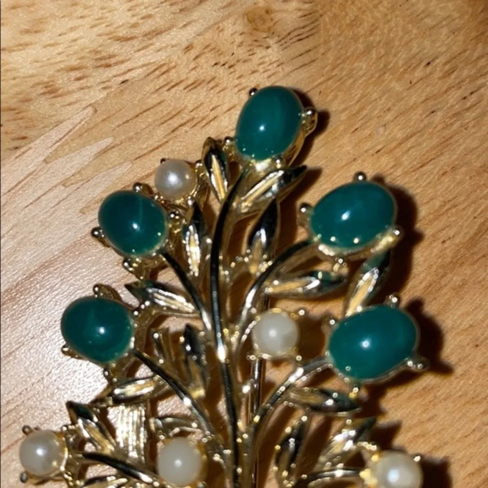 Vintage Sarah Coventry‎ Brooch Green Pearl Stones